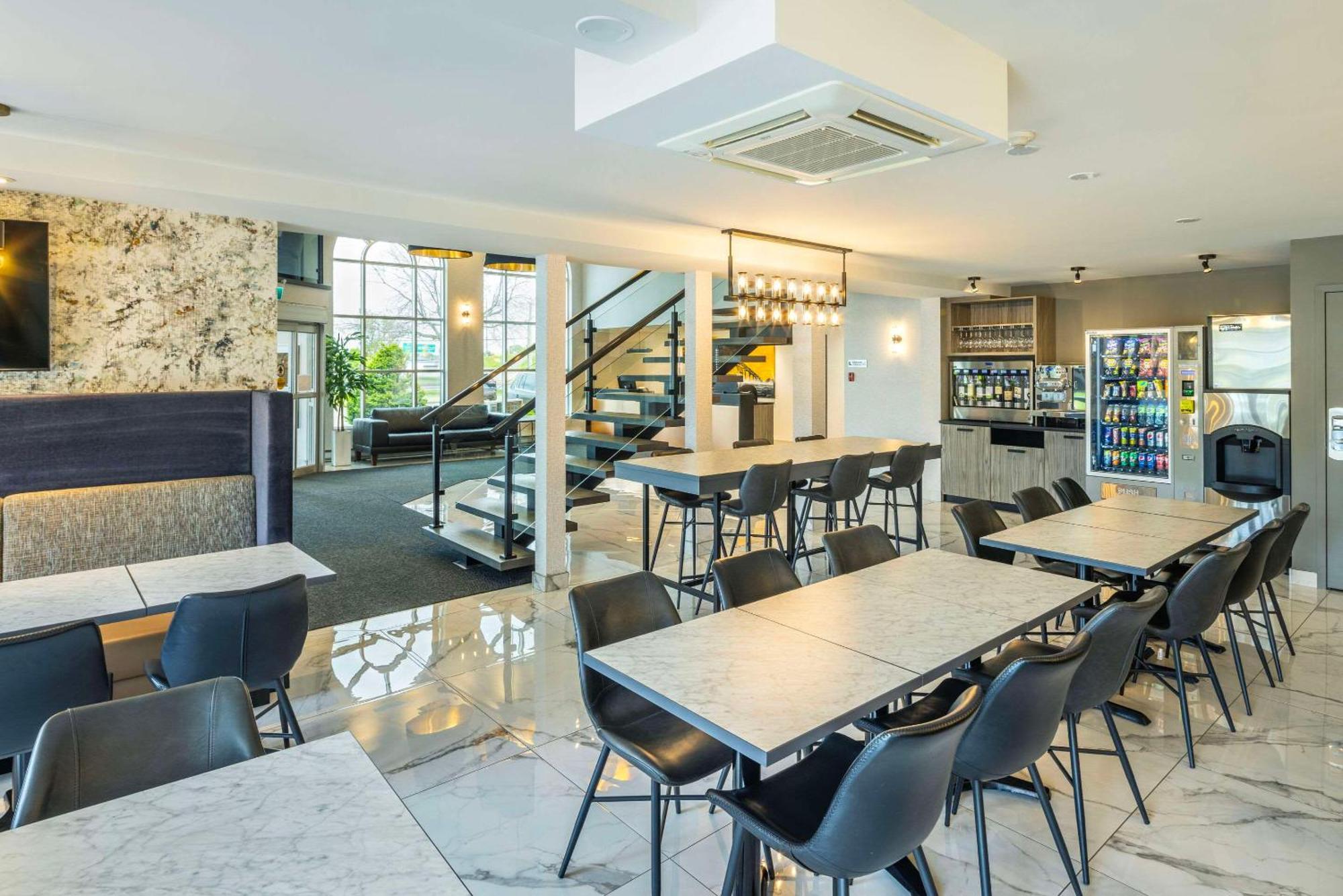 Les Suites De Laviolette Ascend Hotel Collection Trois-Rivières Zewnętrze zdjęcie